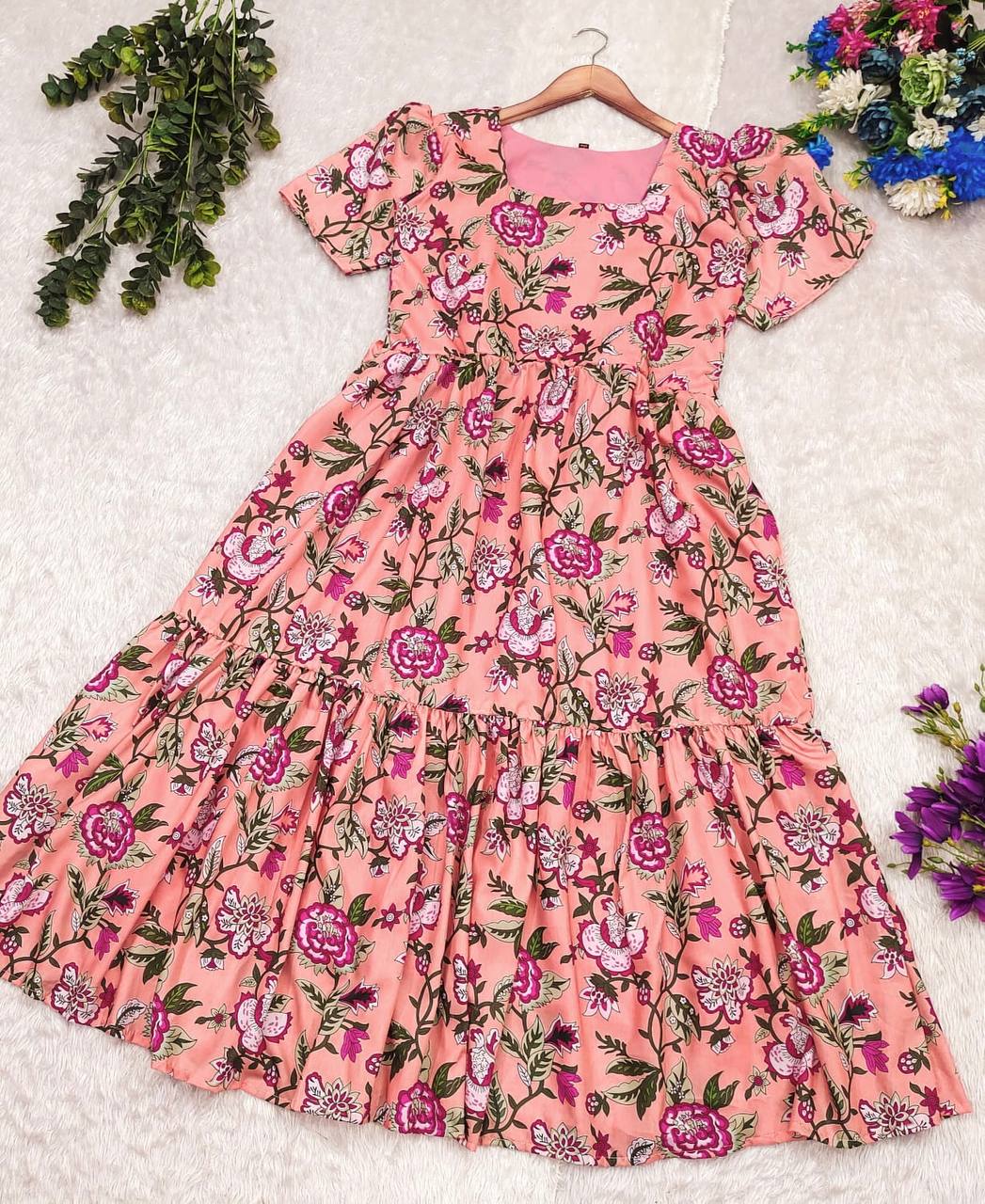 Elora Maxi: Elegant Short Floral Dress for Any Event