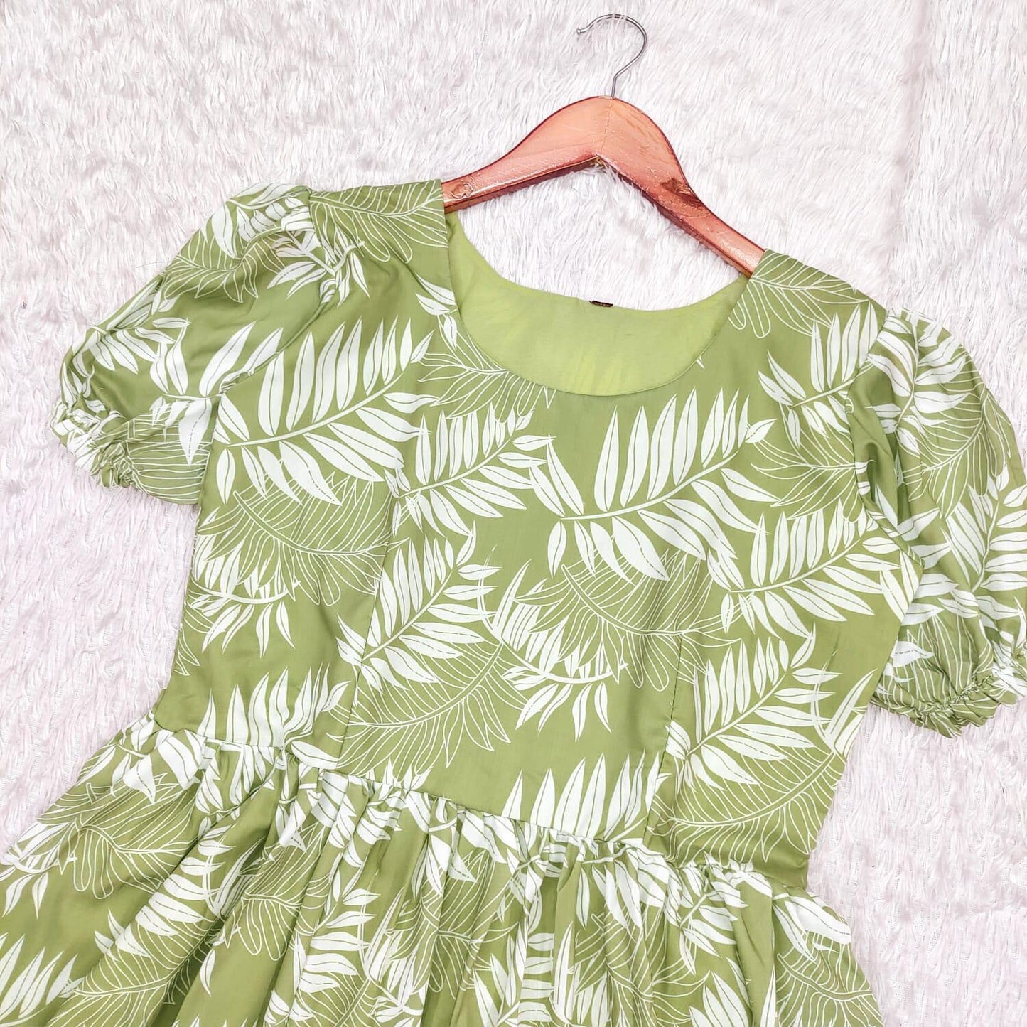 Elegant Mint Leaf Maxi Dress: Soft Cotton Floral