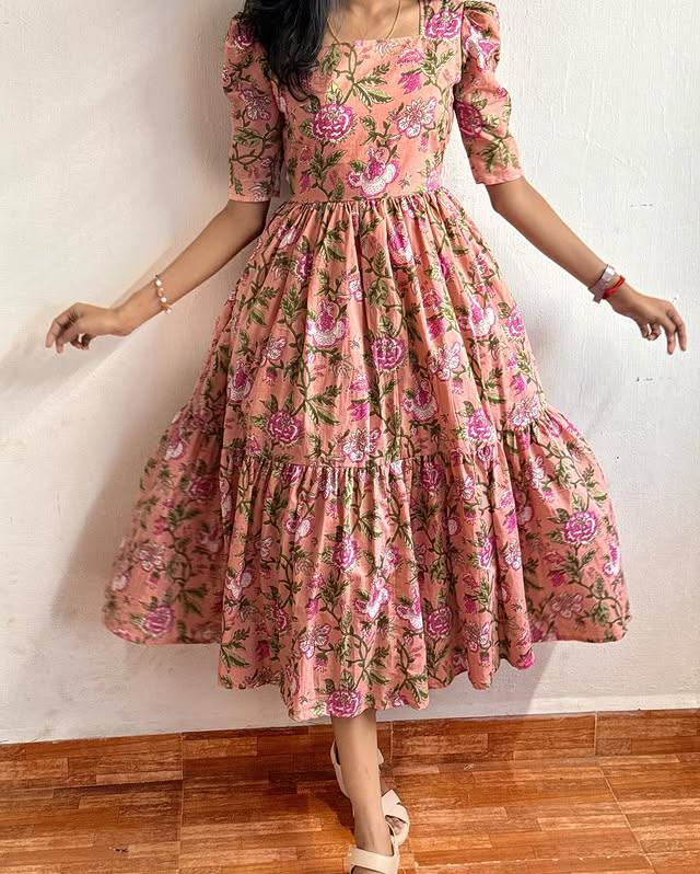 Elora Maxi: Elegant Short Floral Dress for Any Event