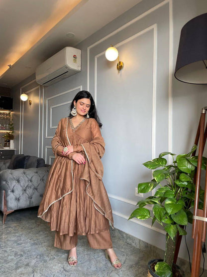 Elegant Handwork Alia Cut Set